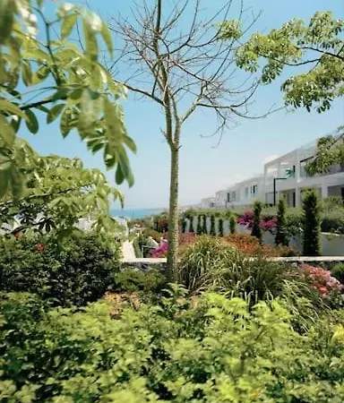 Two Bedroom Stylish Apartament Kirenia