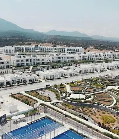 Two Bedroom Stylish 아파트 *